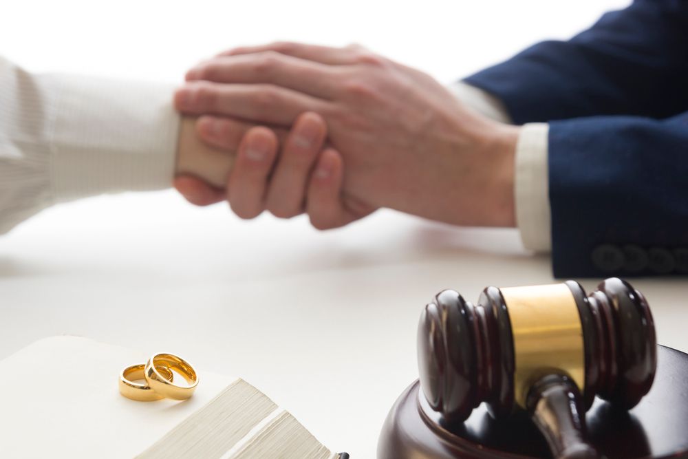 The Role of Mediation in Out-of-Court Divorce: A Concise Guide to Choosing Wisely